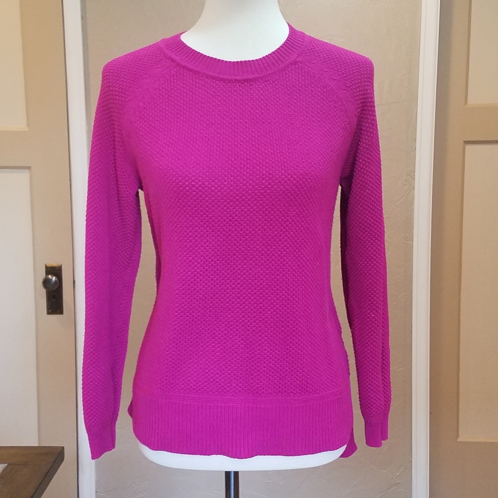 Time & Tru Sweater Small Pink